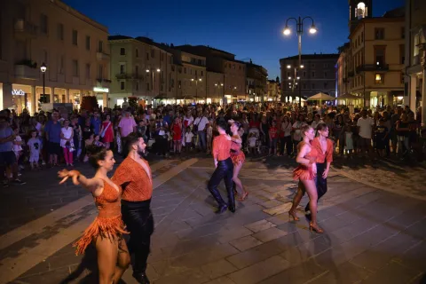 4rimini_shopping_night_ric0443.jpg