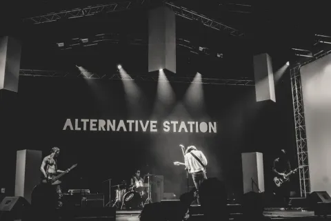 alternative_station_l.jpg