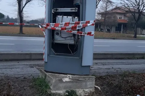 autovelox_danneggiato2.jpeg