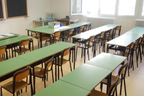 banchi-scuola-610x400.jpg
