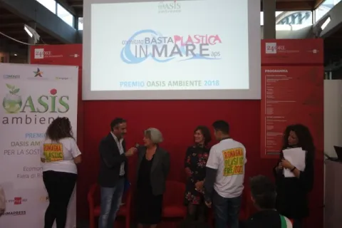 basta_plastica.jpeg