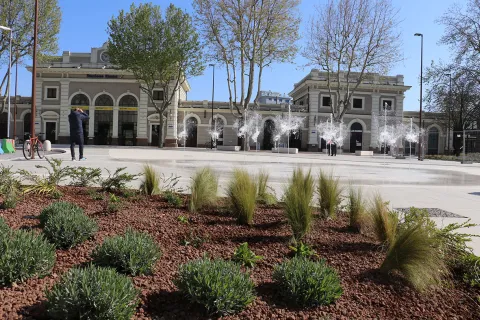 coll1audo_fonatana_piazzale_stazione-.jpg