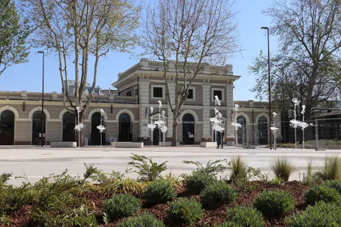 coll1audo_fonatana_piazzale_stazione4-.jpg