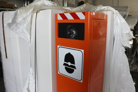 consegnati_ieri_i_dieci_dissuasori_di_velocita_per_il_controllo_elettronico_della_velocita1-.png