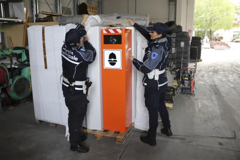 consegnati_ieri_i_dieci_dissuasori_di_velocita_per_il_controllo_elettronico_della_velocita2-.png