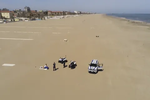 controlli_con_drone_in_spiaggia_polizia_locale_.png