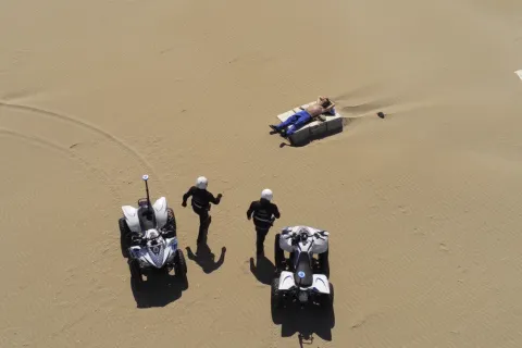controlli_con_drone_in_spiaggia_polizia_locale_2.png