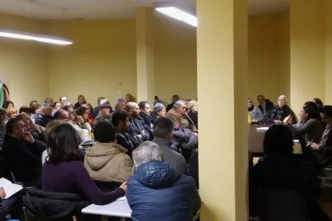 dopodinoifamigliari_incontro.jpg