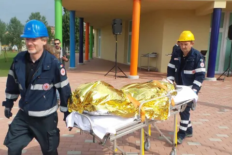 esercitazione_protezione_civile_villaggio_i_maggio_05.jpg