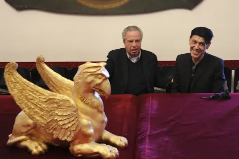 ezio_bosso_e_vince_tempera_-_conf_stampa_omaggio_al_maestro-.png
