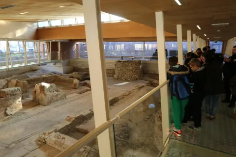 festival_del_mondo_antico_2017_-_le_scuole_in_visita_alla_domus_img_3526.jpeg