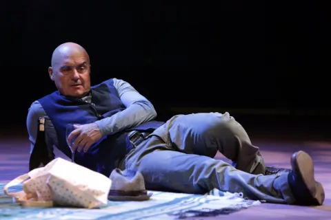 foto_the_pride_-_diretto_e_interpretato_da_luca_zingaretti_.03.jpg
