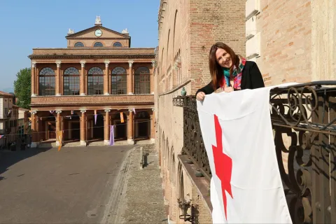 gloria_lisi_-_croce_rossa_img_4335.jpg