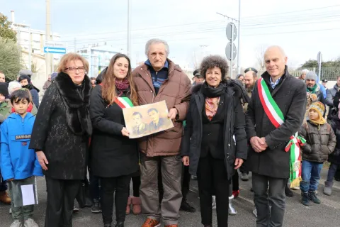 i_familiari_di_uno_dei_deporatti_premiati_gino_ricci_.jpg