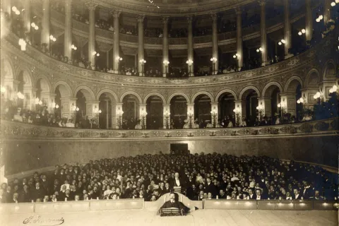interno1910ca_exmr03199.jpg