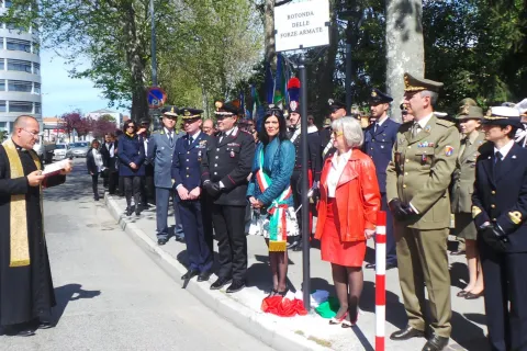 intitolazione_rotatoria_ffaa_02.jpg
