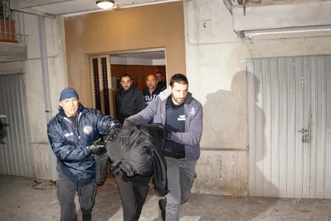 kebab_2_polizia_municipale_rimini_blitz_notte_9_febbraio_foto_-_22.jpg