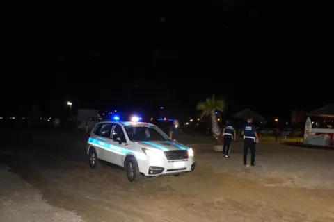 luci_sulla_spiaggia_3.jpg