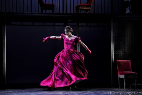 madame-bovary-khora_teatro_ph-r_luigi_angelucci_007-ok.jpg