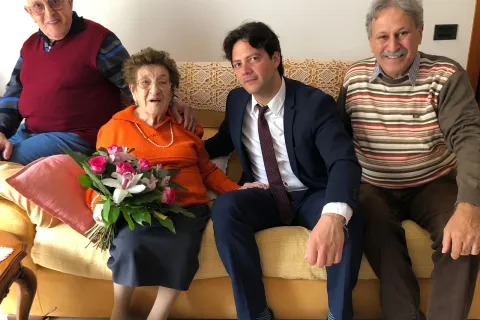 nonna_teresa_con_i_figli_e_ass_morolli_.jpg