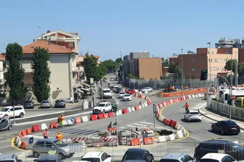 nuova_rotatoria_02.jpg
