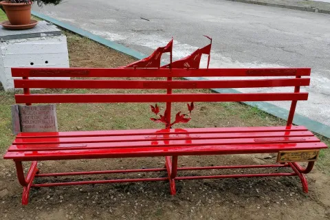 panchina_rossa_cc_rimini.jpg