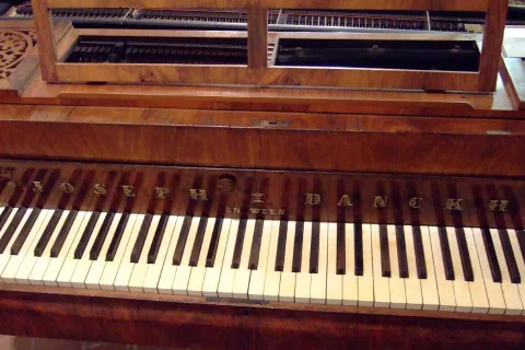 piano2.jpg