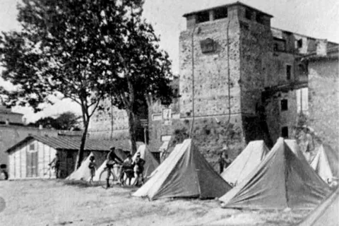 progetto_piazza_malatesta_-_foto_storiche_03_-_terremoto_1916.jpg