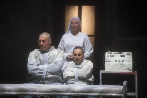 qualcuno_voloc_sul_nido_del_cuculo_foto_francesco_squeglia_2502.jpg