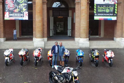 rimini_motor_soul_le_factory_factory_bikes_delle_squadre_ufficiali_del_motomondiale_il_sindaco_gnassi_e_il_designer_aldo_drudi_01.jpg