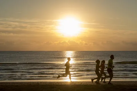 spiaggia_alba_wellness_running_gal8640.jpg