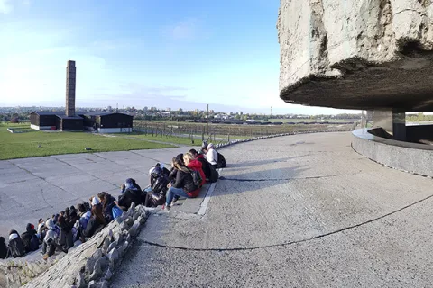 studenti_di_rimini_nel_viaggio_memoria_al_campo_di_conc_e_sterminio_di_majdanek-ott_2019-2.png