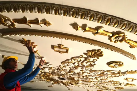 teatro_galli_la_volta_e_le_decorazioni_01.jpg