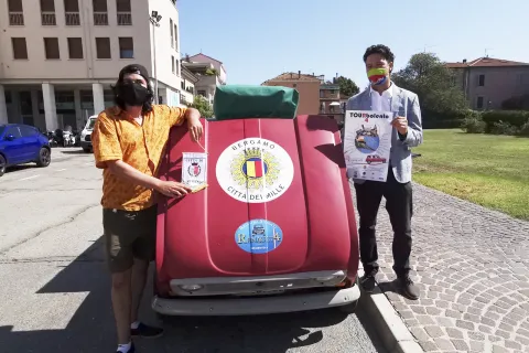 tourbolento_4-_il_viaggio_solidale_con_la_renault_4-.png
