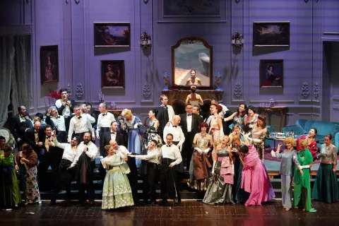 traviata_foto_corale_2_rid.jpg