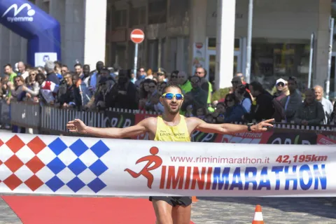 uffstampa_comune_rn_marathon_vincitore_10miles_ric9539.jpg