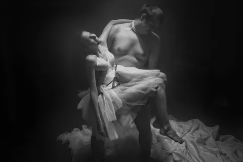un_peep_show_per_cenerentola_foto_di_vasco_delloro_2020_b.jpg