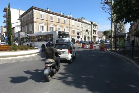 via_tripoli_asfaltatura_02.jpg