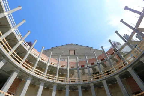 viaggio_nel_cantiere_teatro_galli_03.jpg
