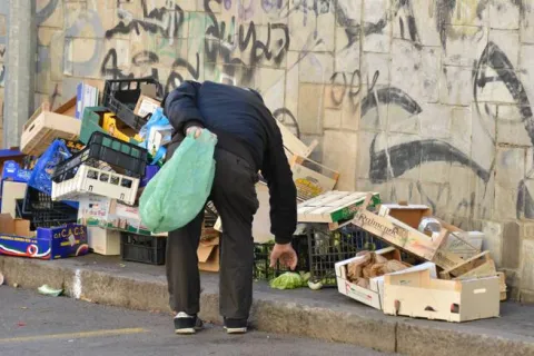poverta_lmf20131111mer08_fotogramma-kyce-835x437ilsole24ore-web.jpg