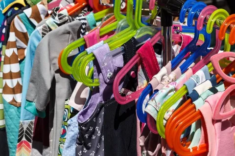 mercato domenicale di torre pedrera