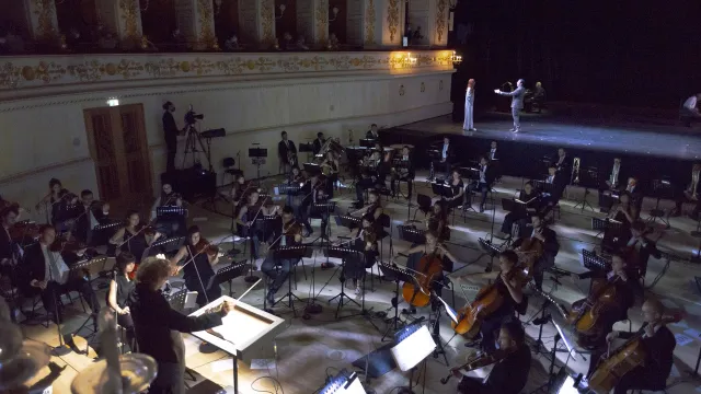 Ieri sera al Teatro Galli l’emozionante debutto del nuovo allestimento di “Aroldo”. Domenica 29 agosto la replica, in piazza Cavour il maxischermo