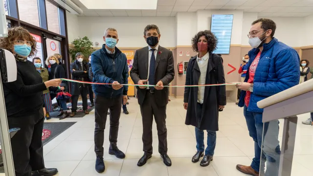 Taglio del nastro del nuovo laboratorio informatico