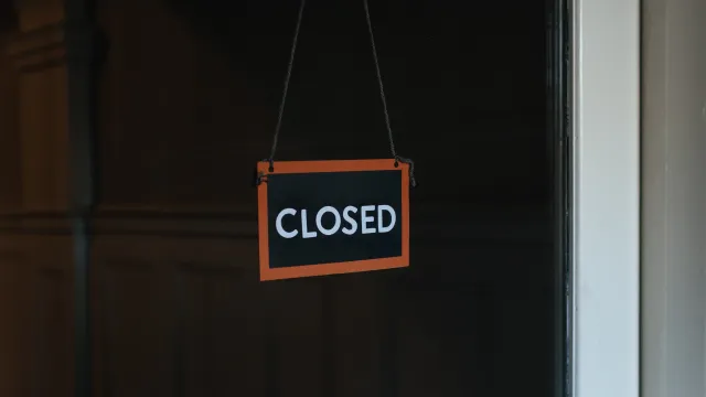 ufficio chiuso
