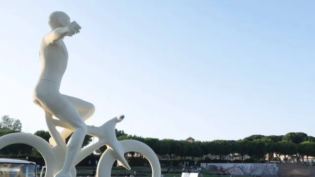 statua per marco pantani
