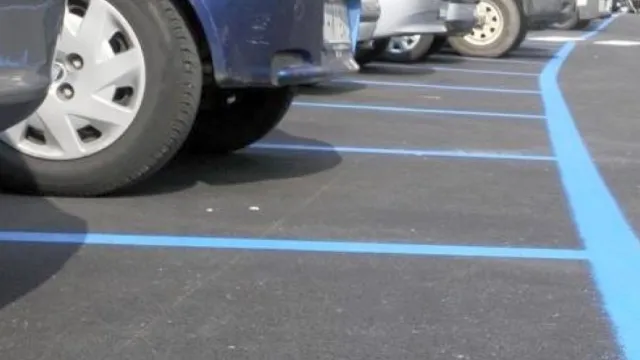 parcheggio strisce blu