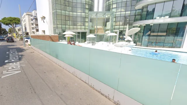 Viale Regina Elena davanti Isuite Hotel