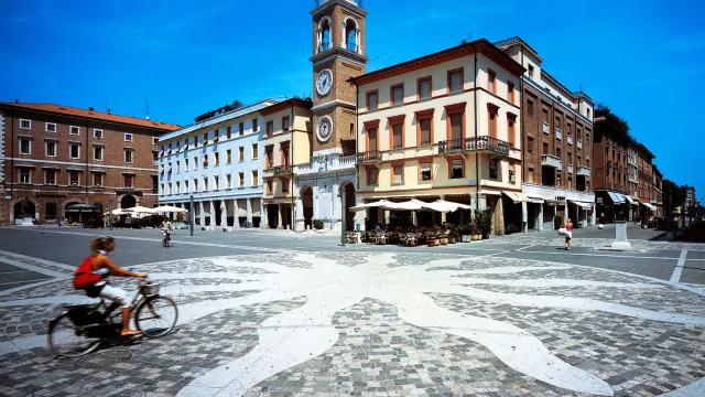 passeggiate culturali - piazza tre martiri