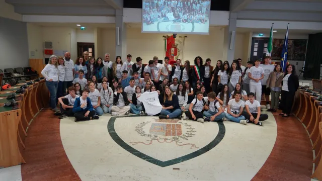 Nella sala del Consiglio comunale gli studenti di Miramare hanno animato l’evento conclusivo del percorso "I Giusti tra le Nazioni"
