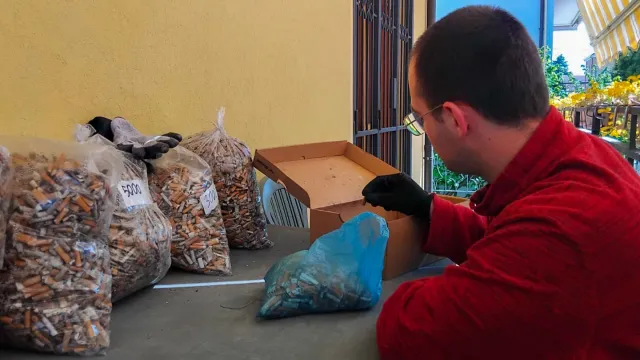 daniele benzi raccolta mozziconi spiaggia